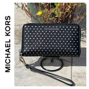Michael Kors Large Leather Flat Multi-function Phone Case Wristlet, Black/Gold